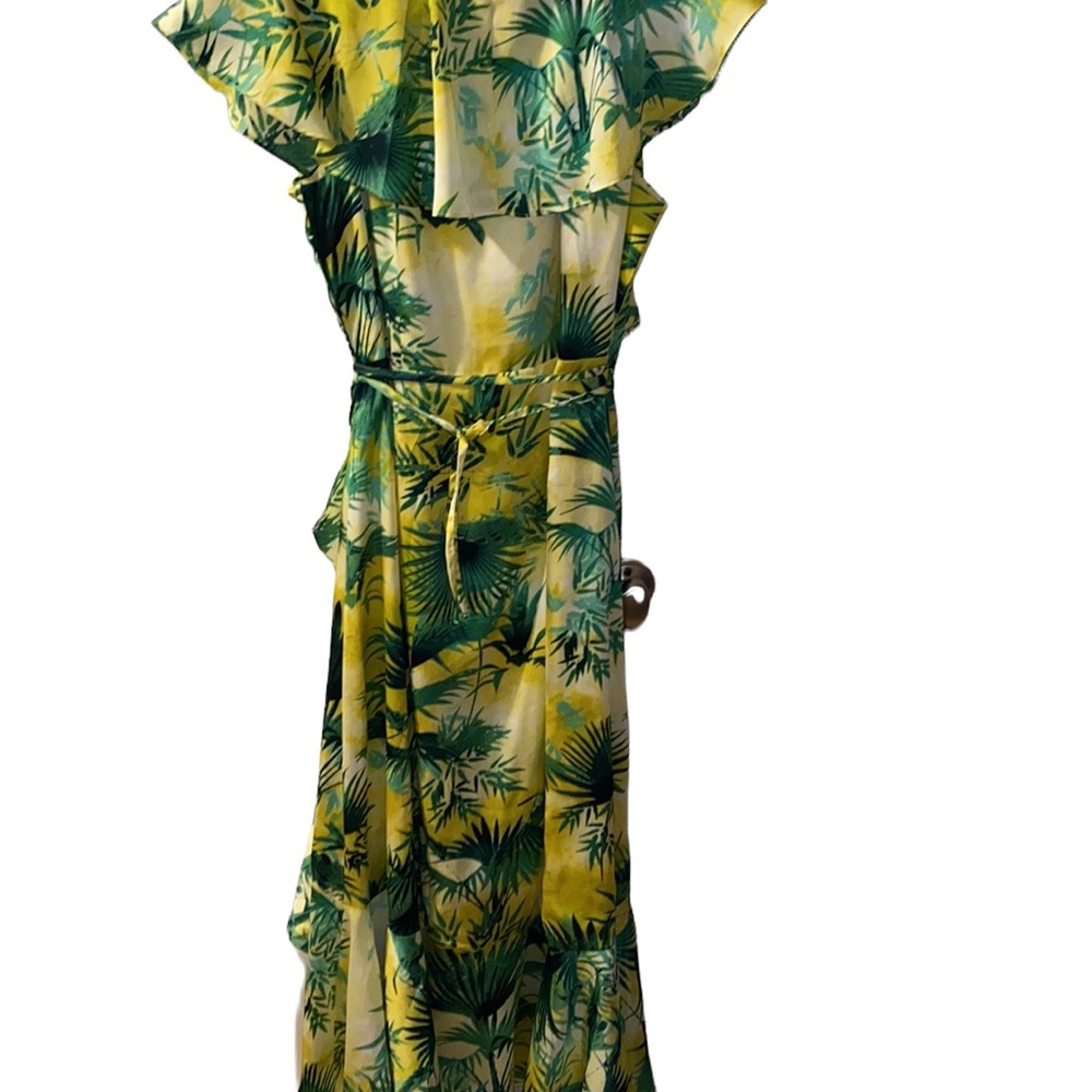 NWOT Inc Beautiful vibrant color wrap around dress